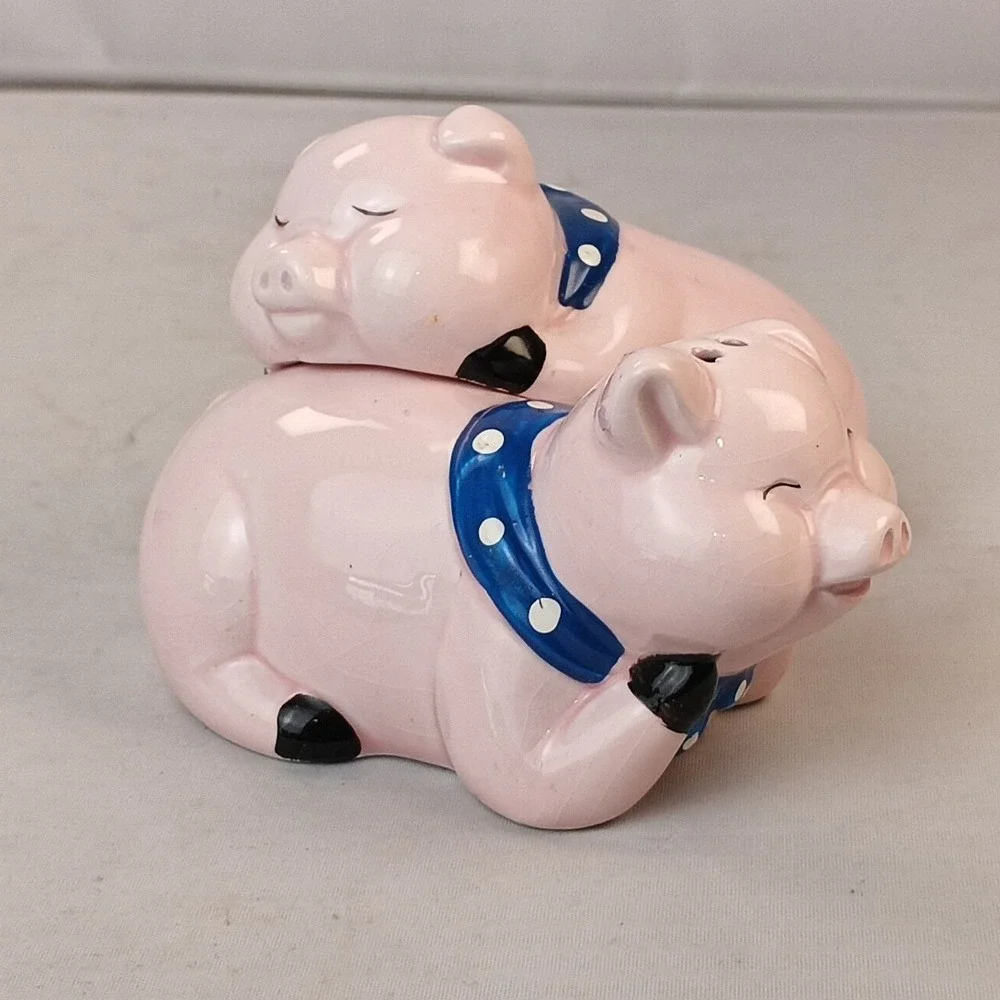 Vintage Adorable Fits Together Pink Pigs Ceramic Salt & Pepper Shakers